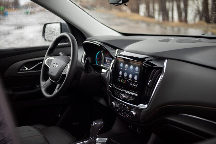 Торпедо Chevrolet Traverse RS 2018 года  (фото 13 из 18)
